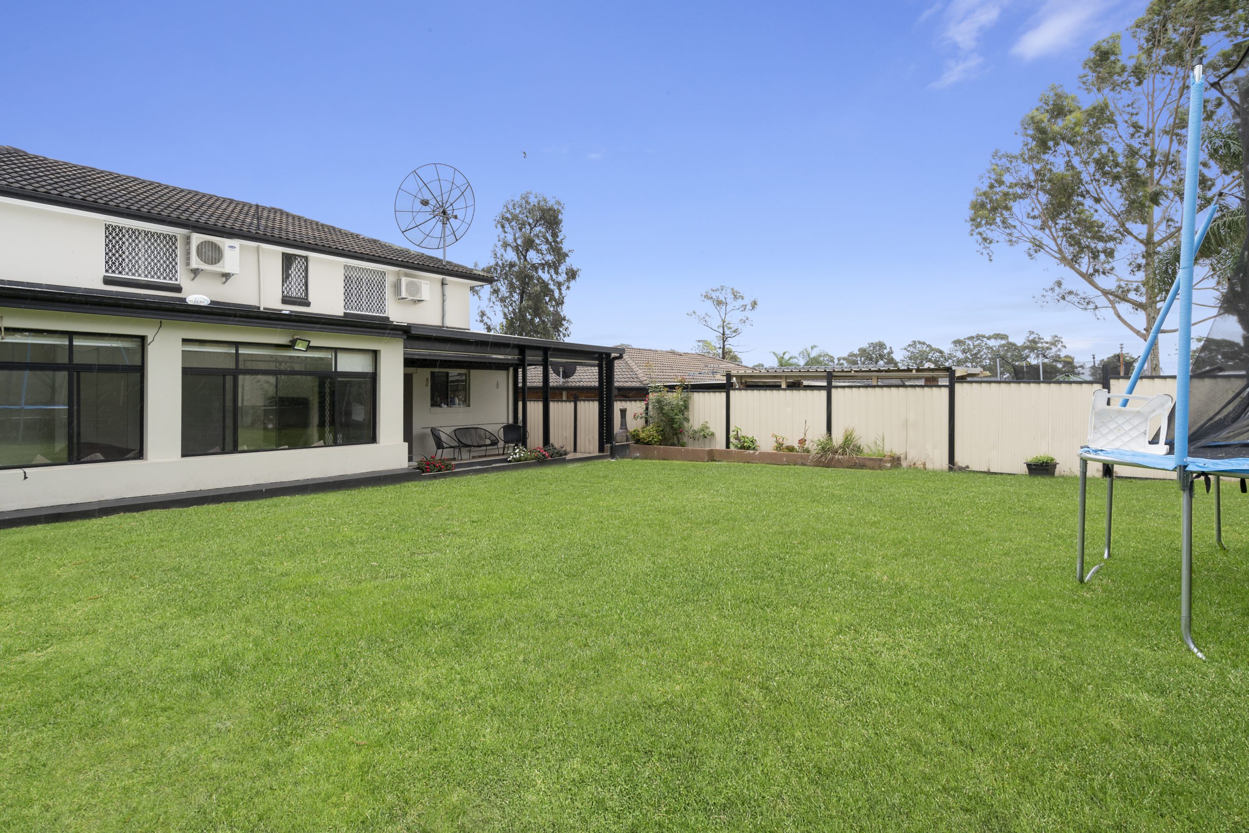 42 Napier Avenue, LURNEA NSW 2170 - Prudential Real Estate